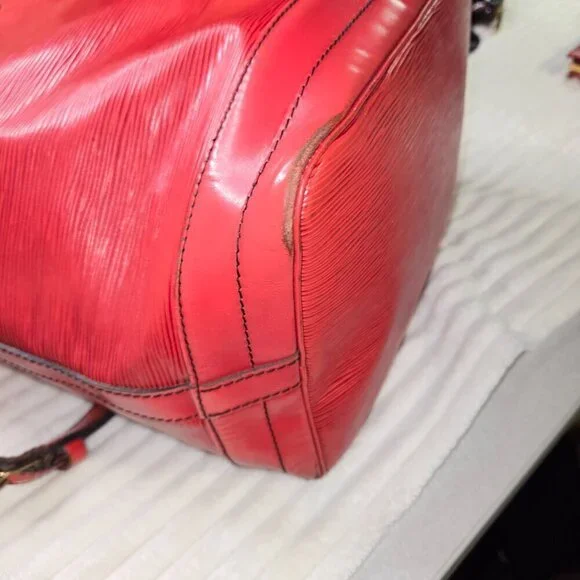 *Authentic* Louis Vuitton Epi Noe with matching wallet - Picture 6 of 16